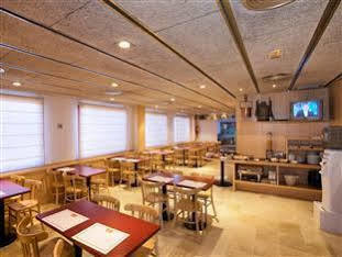 Hotel Basic 2*